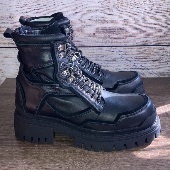 New In Box Topshop Alex leather chunky lace Up boot in Black Size 5 - Picture 3 of 9